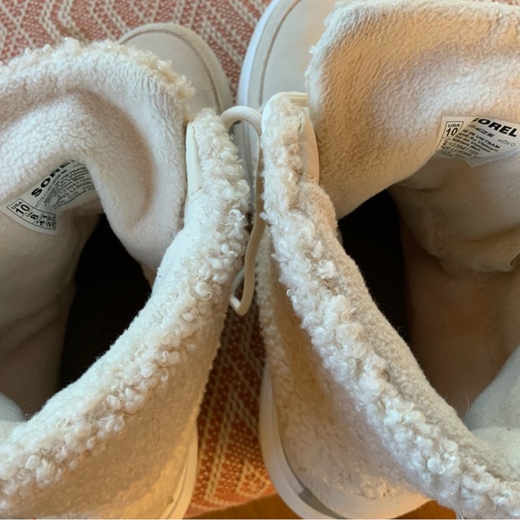 Sorel Women's Winter Boots (lined) - Picture 4 of 5